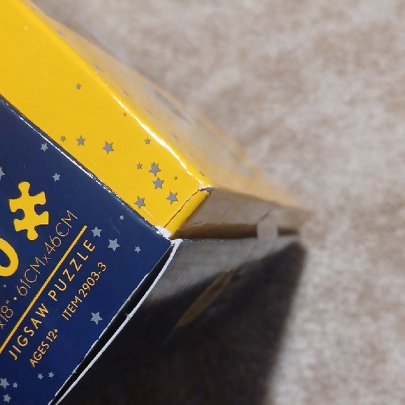 Thomas Kinkade Disney Dreams Puzzle - Blue and Gold Enchantment - Picture 3 of 4